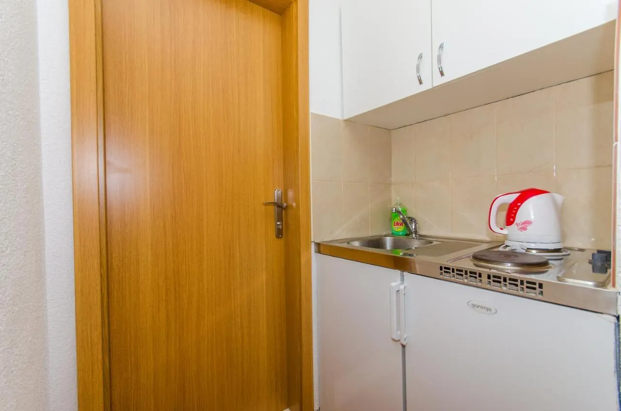 Adria Apartment Trogir 0*,